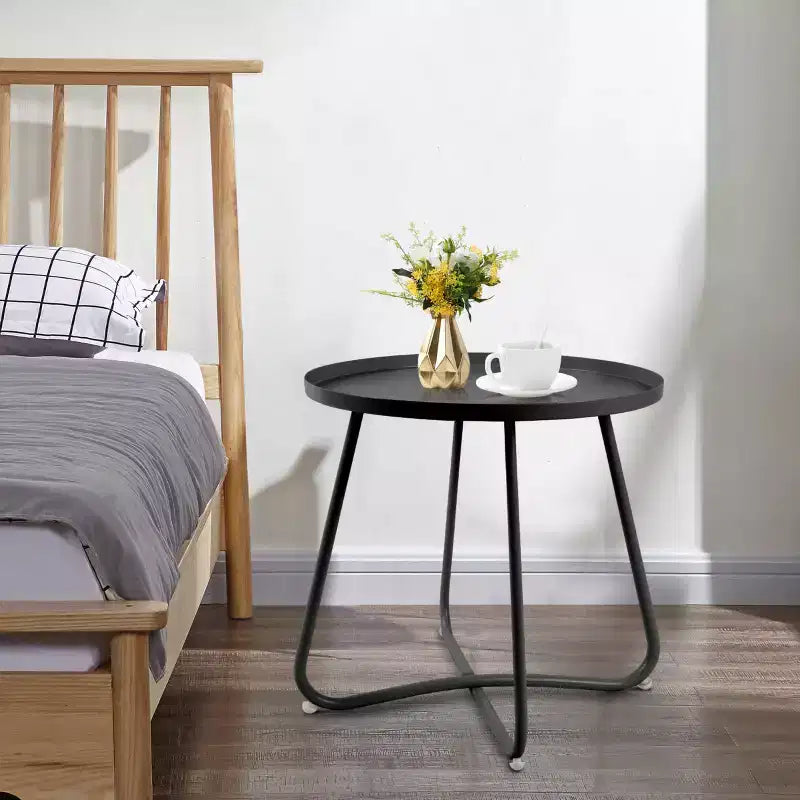 Table d'appoint en métal moderne