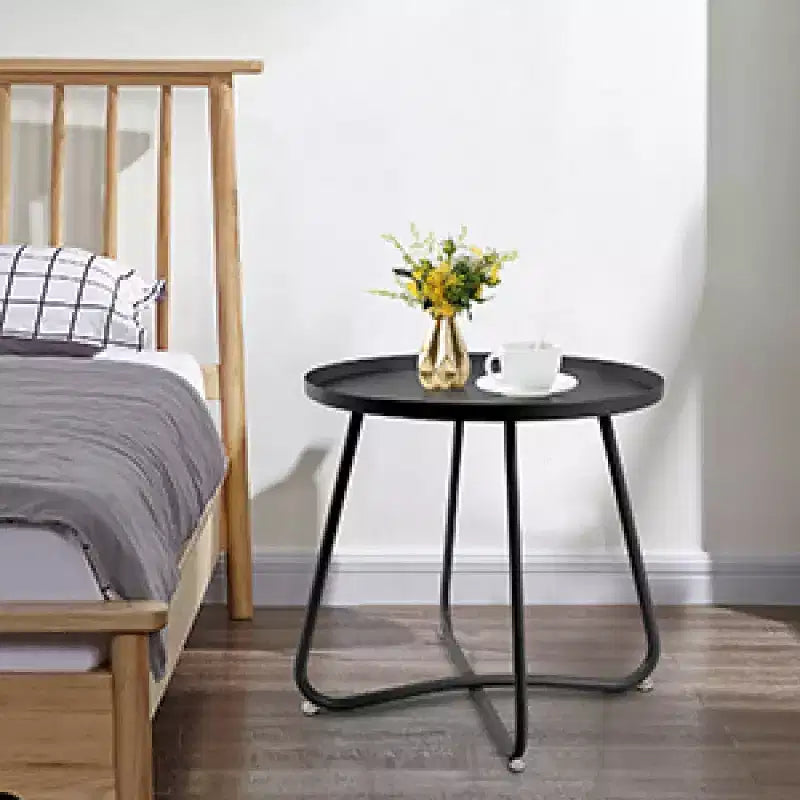 Table d'appoint en métal moderne