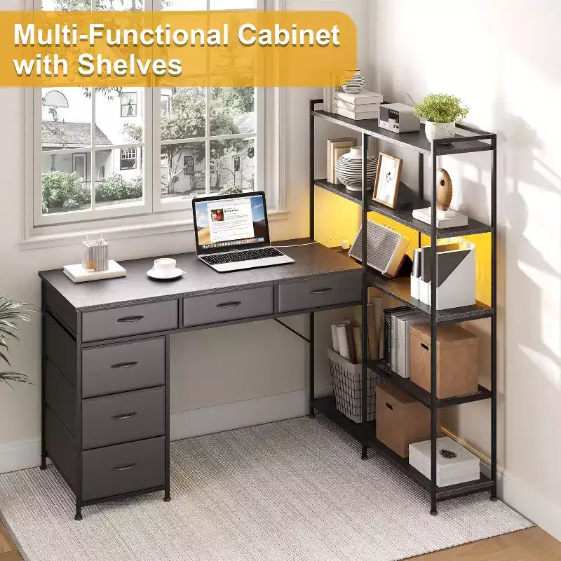 Bureau d'ordinateur moderne en L