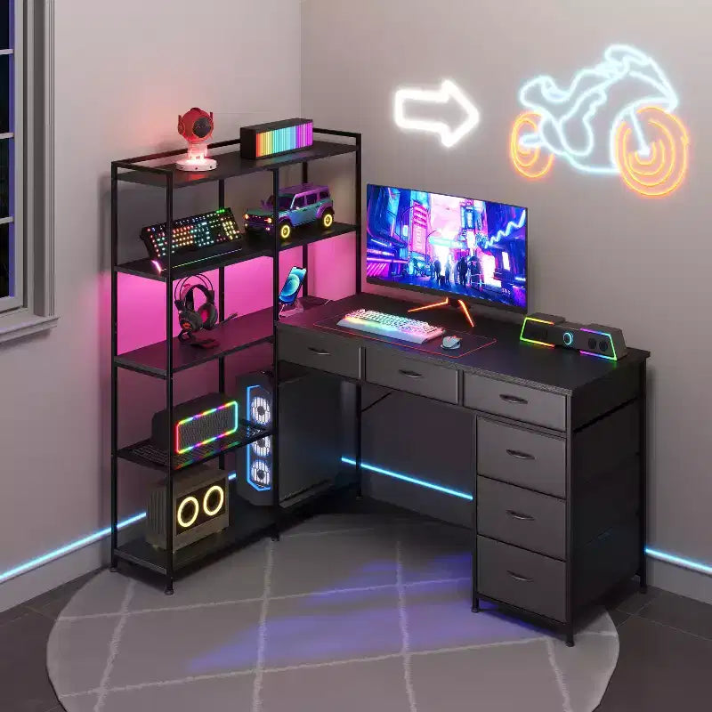 Bureau d'ordinateur moderne en L