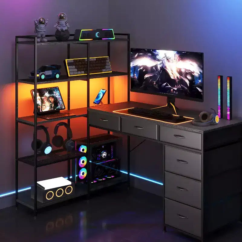 Bureau d'ordinateur moderne en L