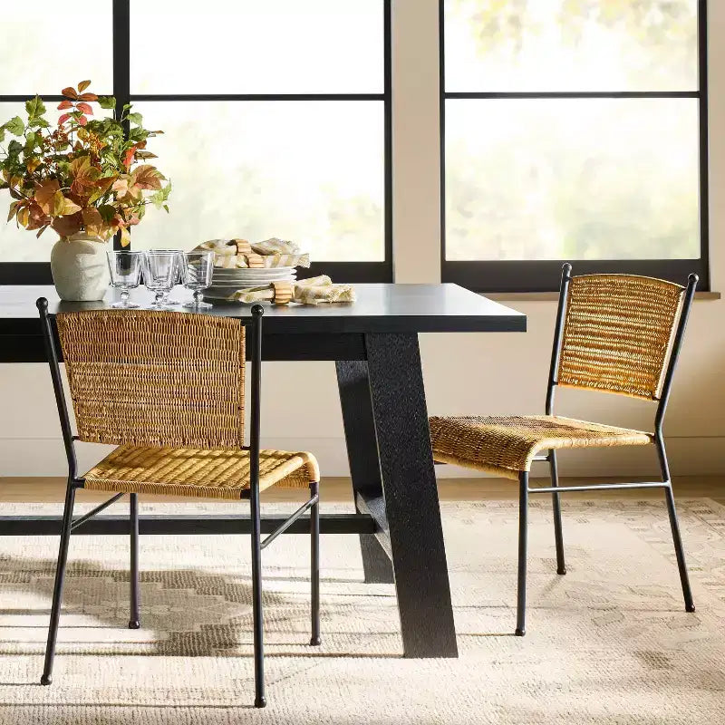 Chaise de salle à manger en métal et rotin