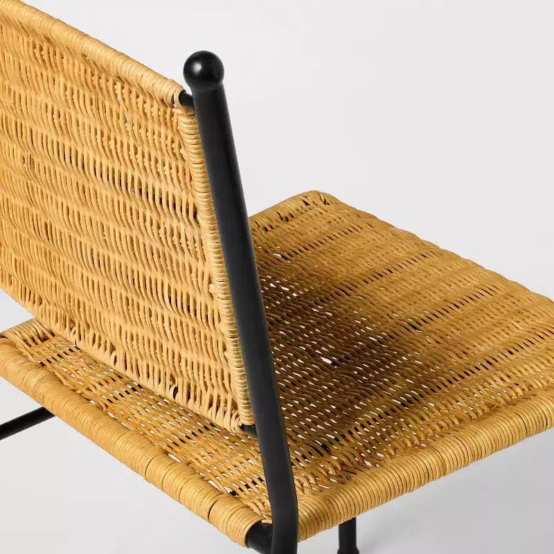 Chaise de salle à manger en métal et rotin