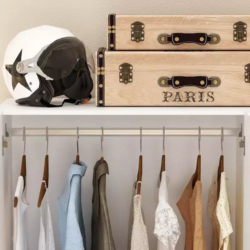 Armoire blanche avec coiffeuse